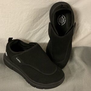 FitVille Black Slip-On Shoes